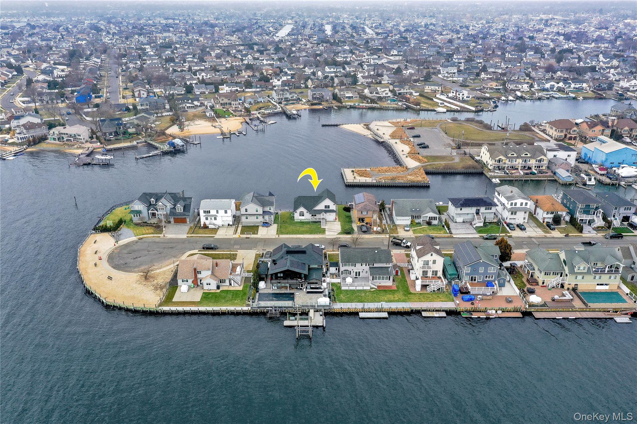 #3 photo, 10 Beach Road, 長島 Massapequa , NY 11758