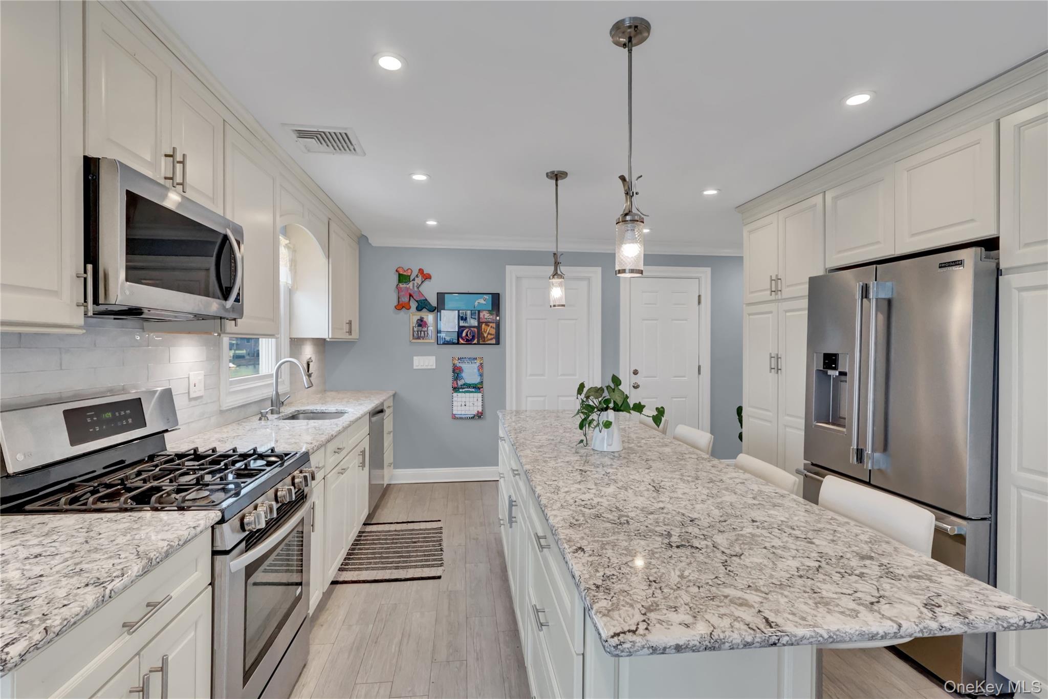 #5 photo, 10 Beach Road, 長島 Massapequa , NY 11758