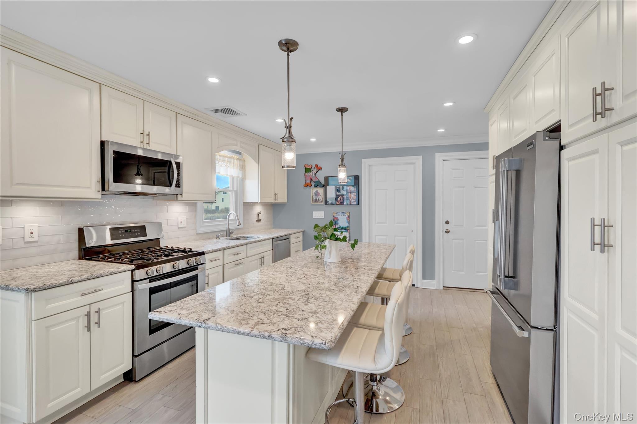 #6 photo, 10 Beach Road, 長島 Massapequa , NY 11758