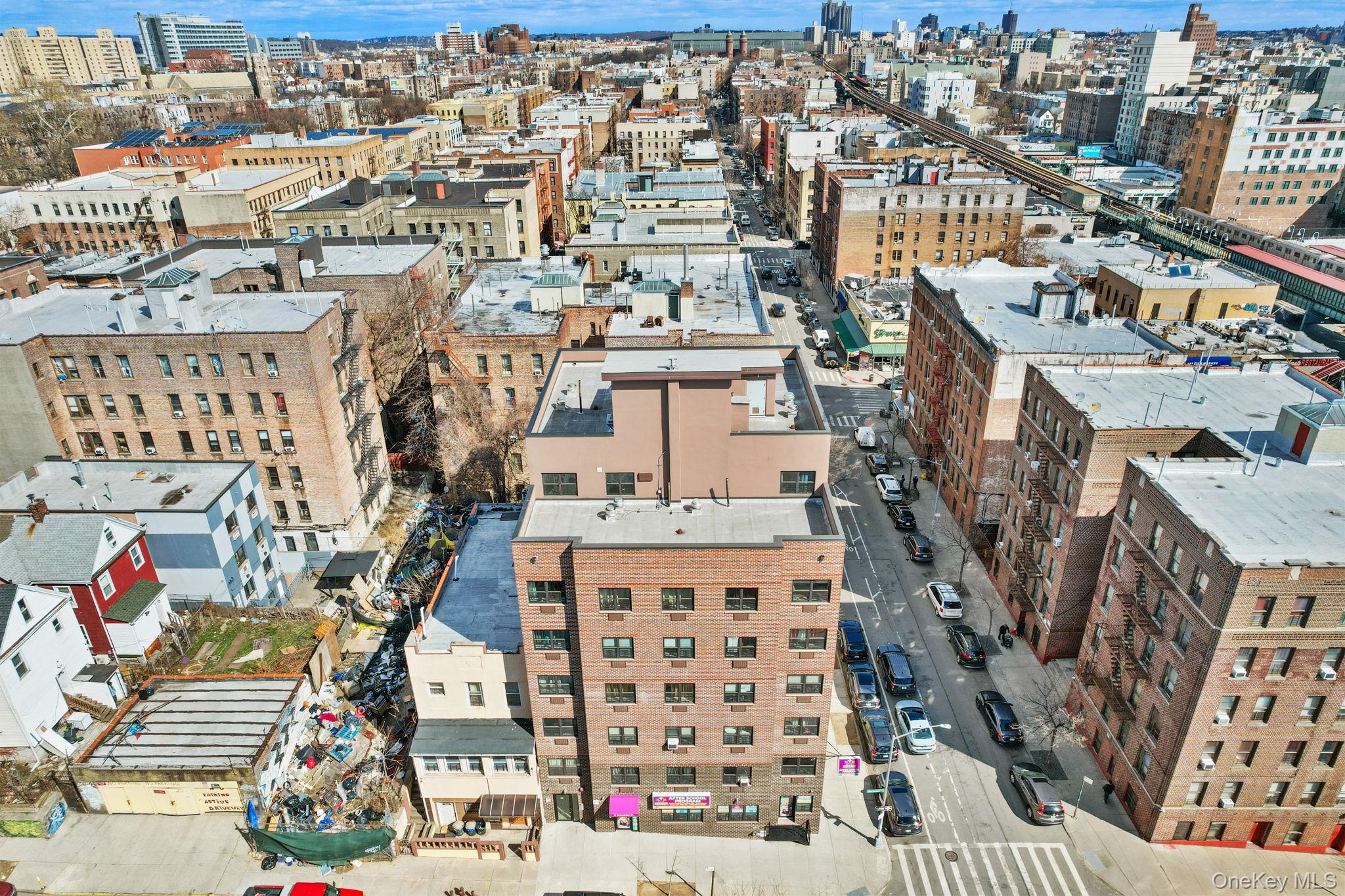 #2 photo, 27 Buchanan Place, הברונקס Bronx , NY 10453