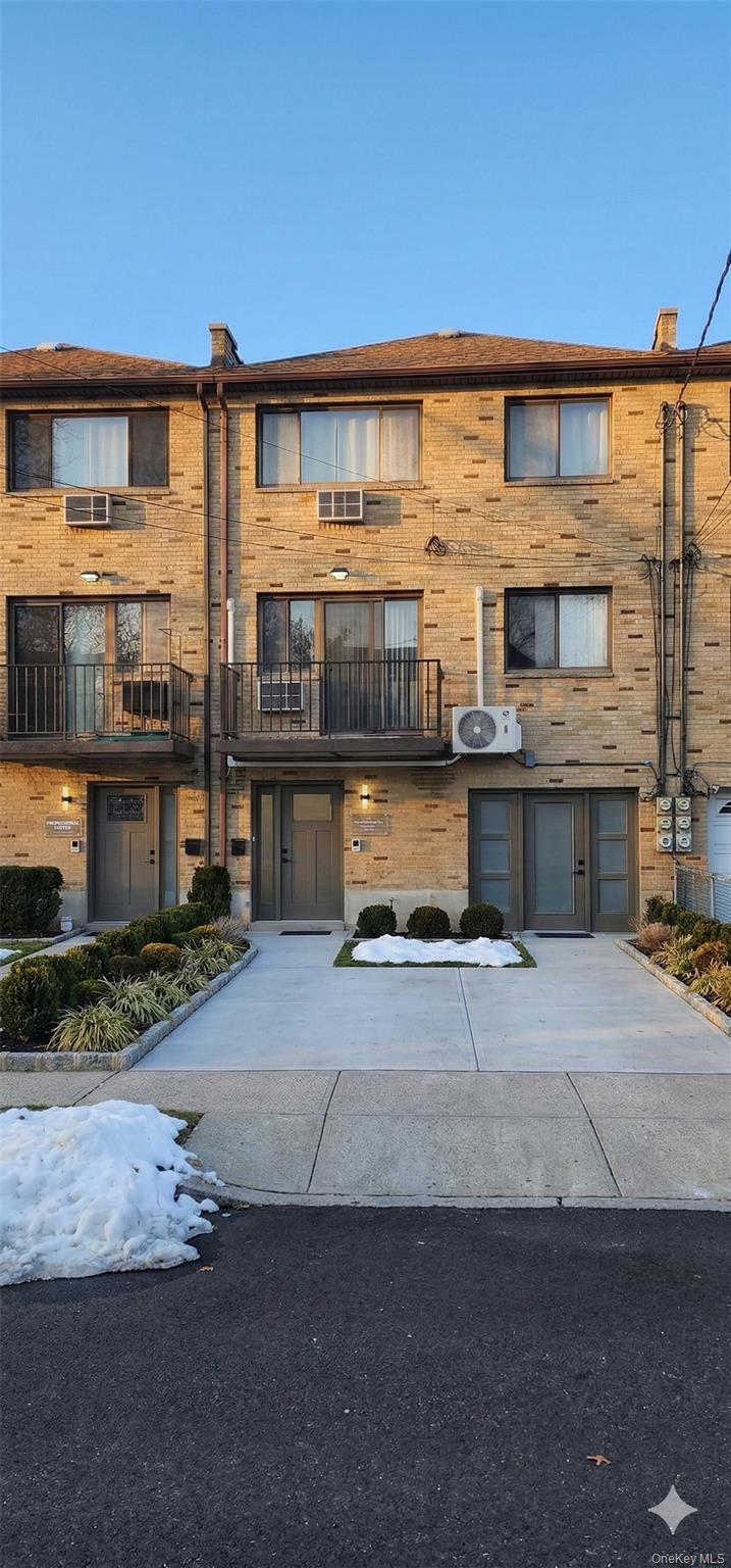 #1 photo, 3169 Miles Avenue, 브롱크스 Bronx , NY 10465