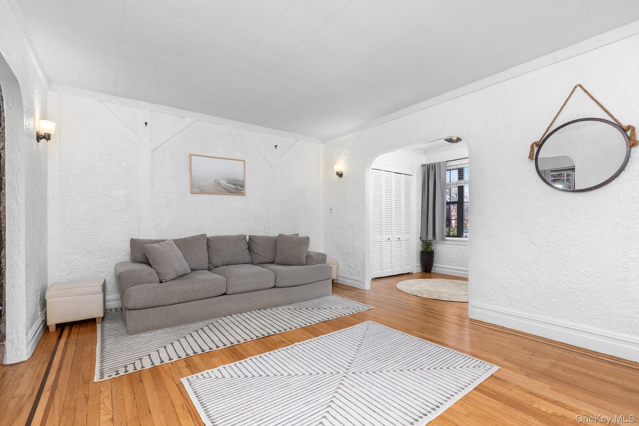 #8 photo, 1835 Narragansett Avenue, Bronx , NY 10461