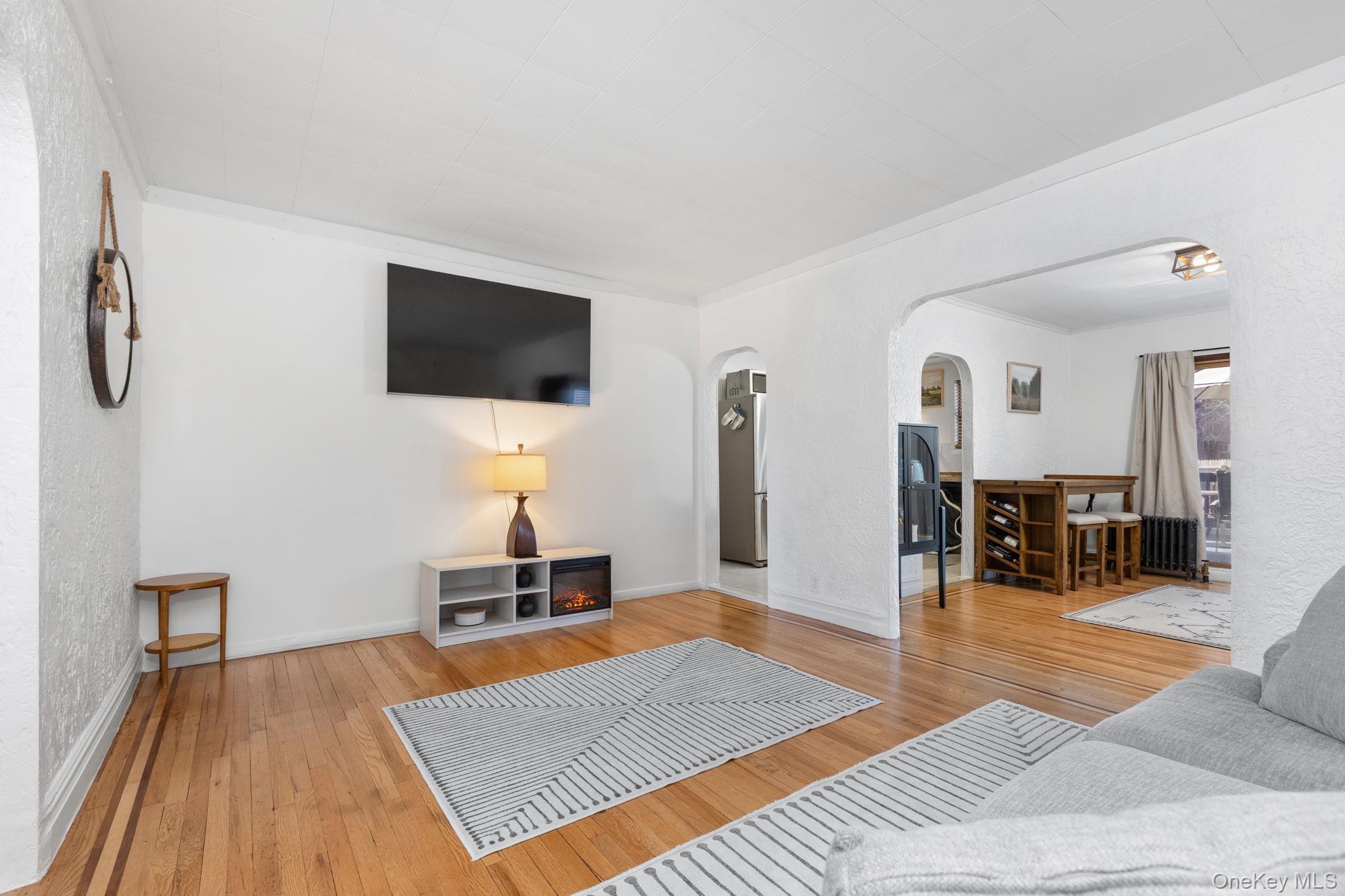 #9 photo, 1835 Narragansett Avenue, Bronx , NY 10461