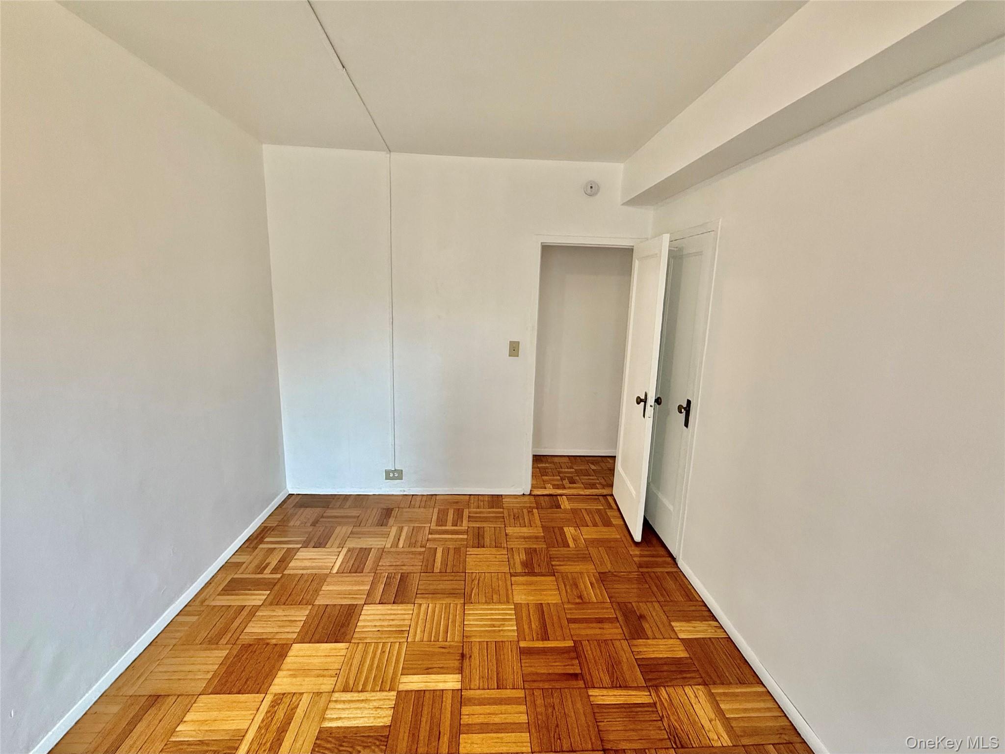 #12 photo, 1562 Unionport Road, Бронкс ‖ Bronx , NY 10462