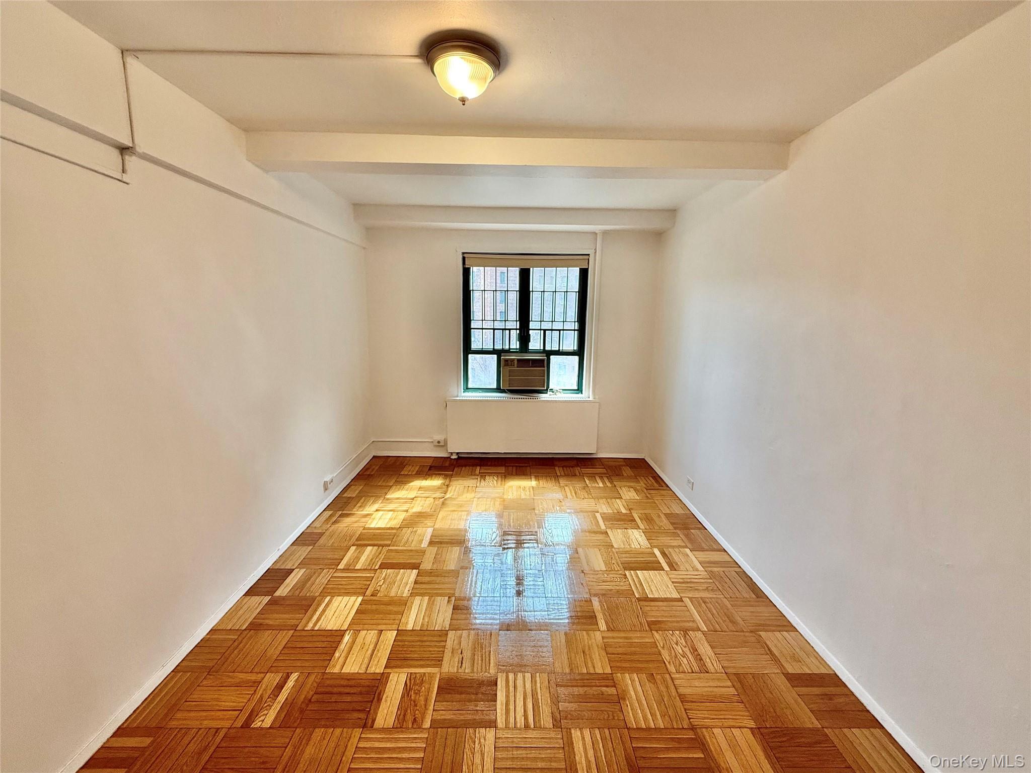 #14 photo, 1562 Unionport Road, Бронкс ‖ Bronx , NY 10462