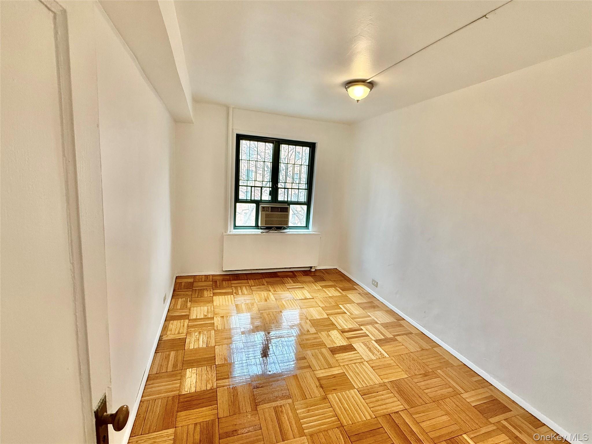 #16 photo, 1562 Unionport Road, Бронкс ‖ Bronx , NY 10462