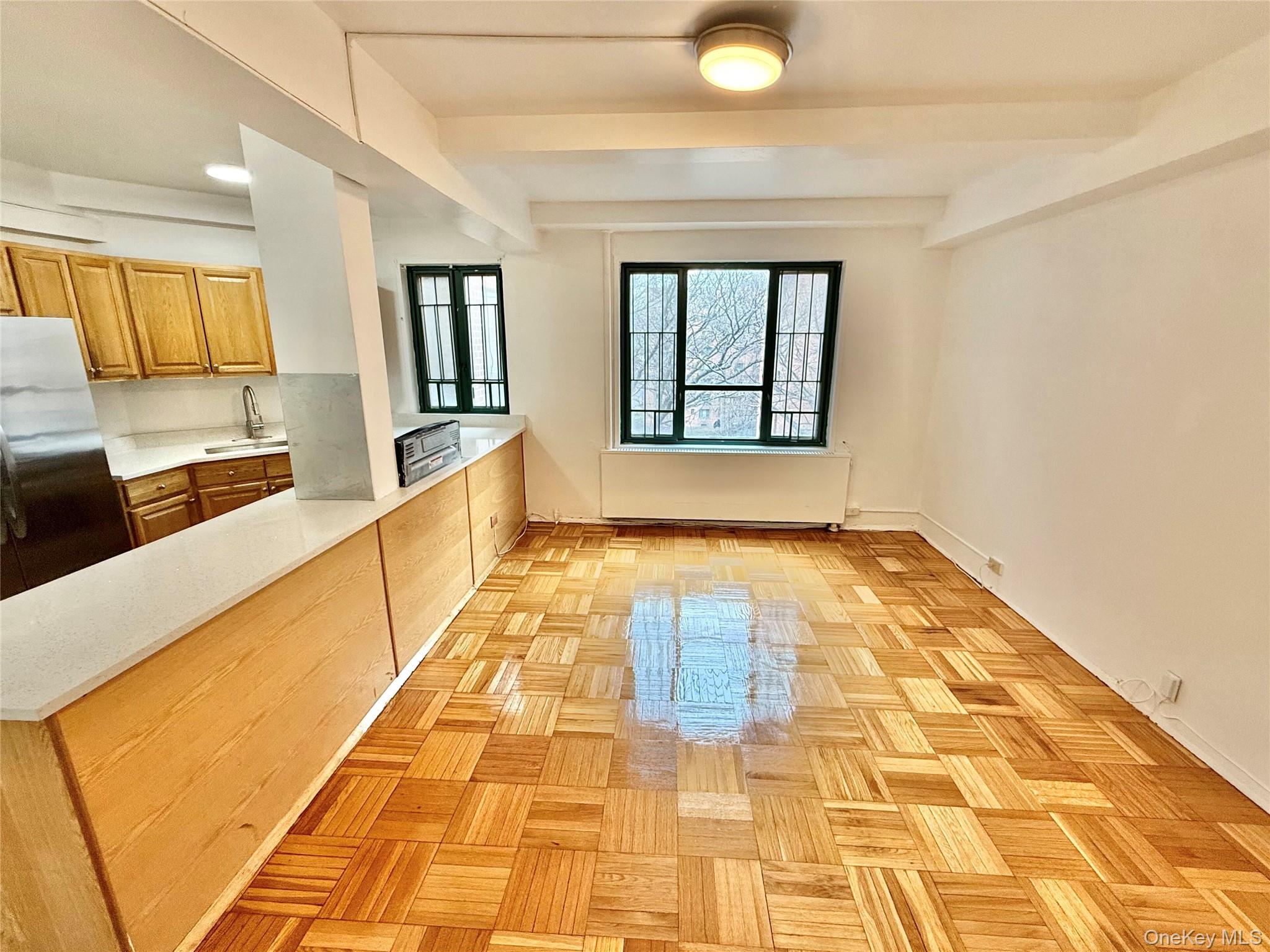 #6 photo, 1562 Unionport Road, Бронкс ‖ Bronx , NY 10462