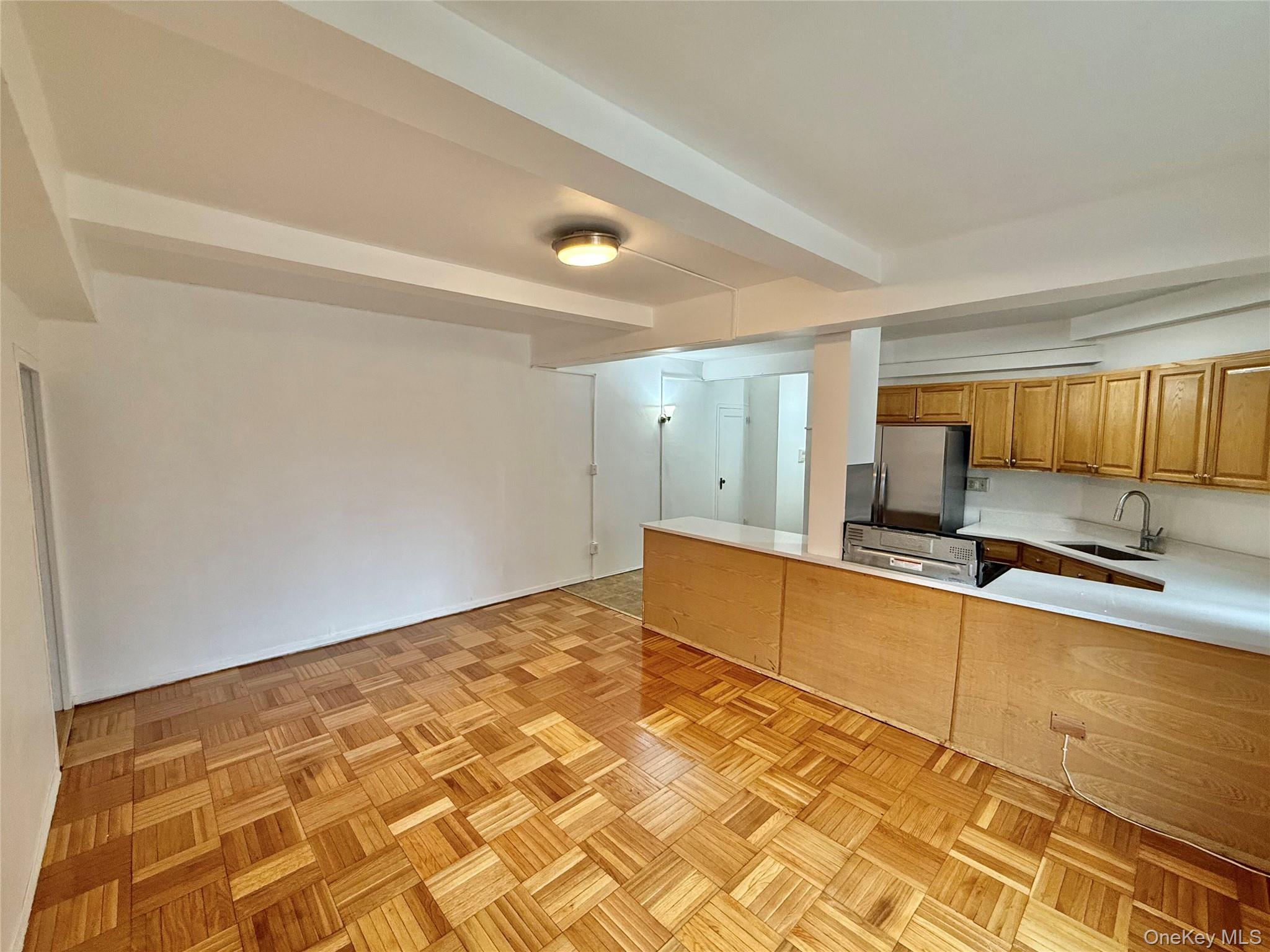 #9 photo, 1562 Unionport Road, Бронкс ‖ Bronx , NY 10462