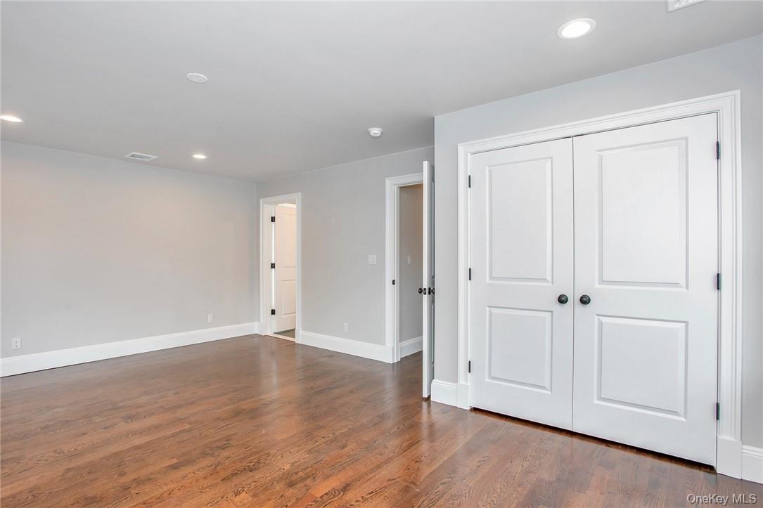 #10 photo, 237 Tomahawk Street, Baldwin Place , NY 10505