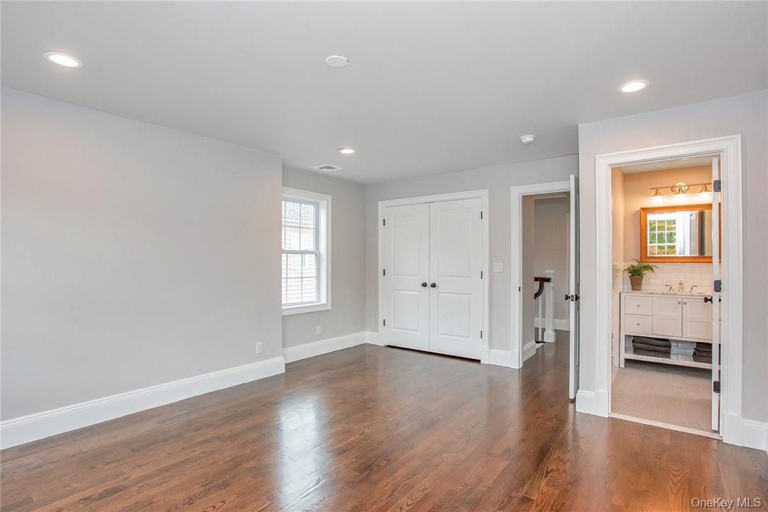 #12 photo, 237 Tomahawk Street, Baldwin Place , NY 10505