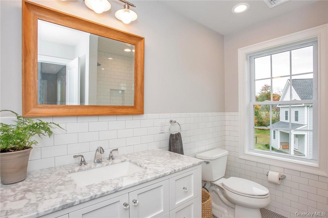 #15 photo, 237 Tomahawk Street, Baldwin Place , NY 10505