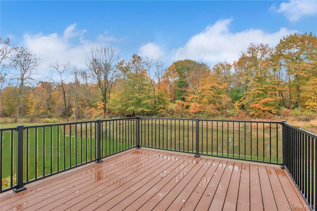 #16 photo, 237 Tomahawk Street, Baldwin Place , NY 10505