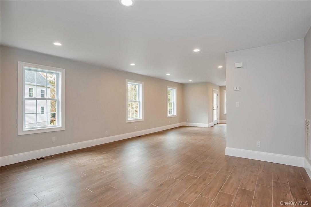 #2 photo, 237 Tomahawk Street, Baldwin Place , NY 10505