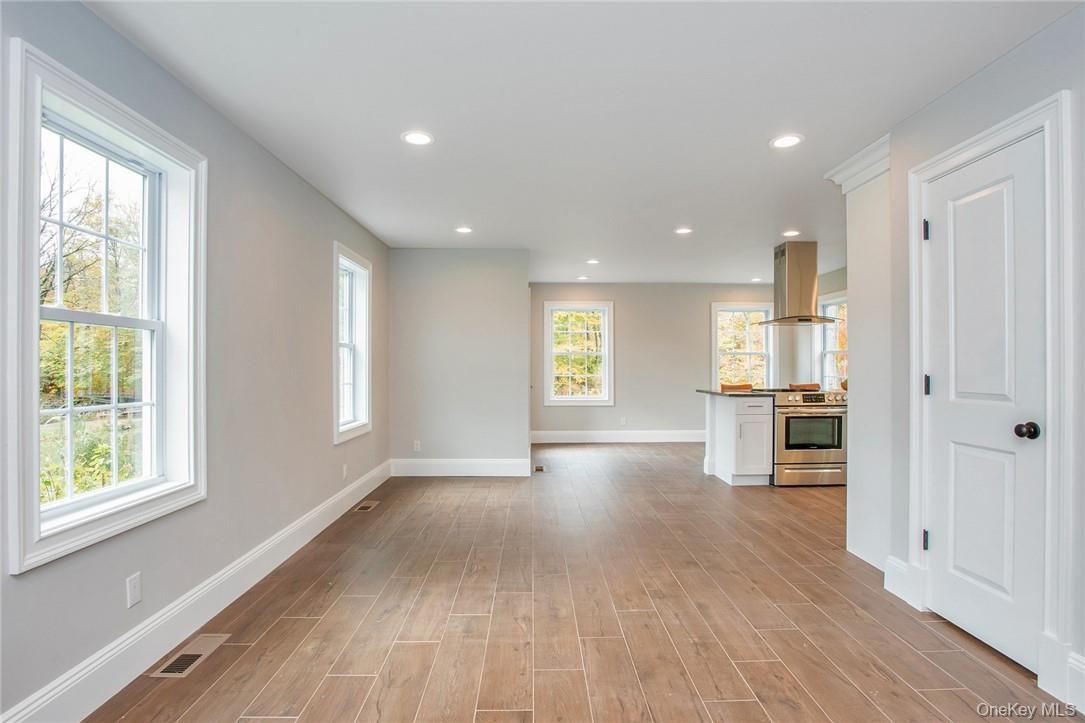 #3 photo, 237 Tomahawk Street, Baldwin Place , NY 10505