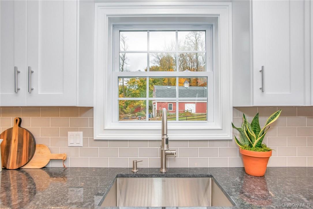 #5 photo, 237 Tomahawk Street, Baldwin Place , NY 10505