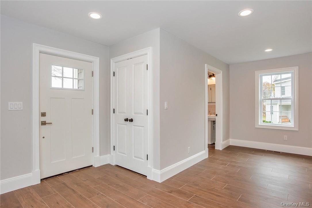 #9 photo, 237 Tomahawk Street, Baldwin Place , NY 10505