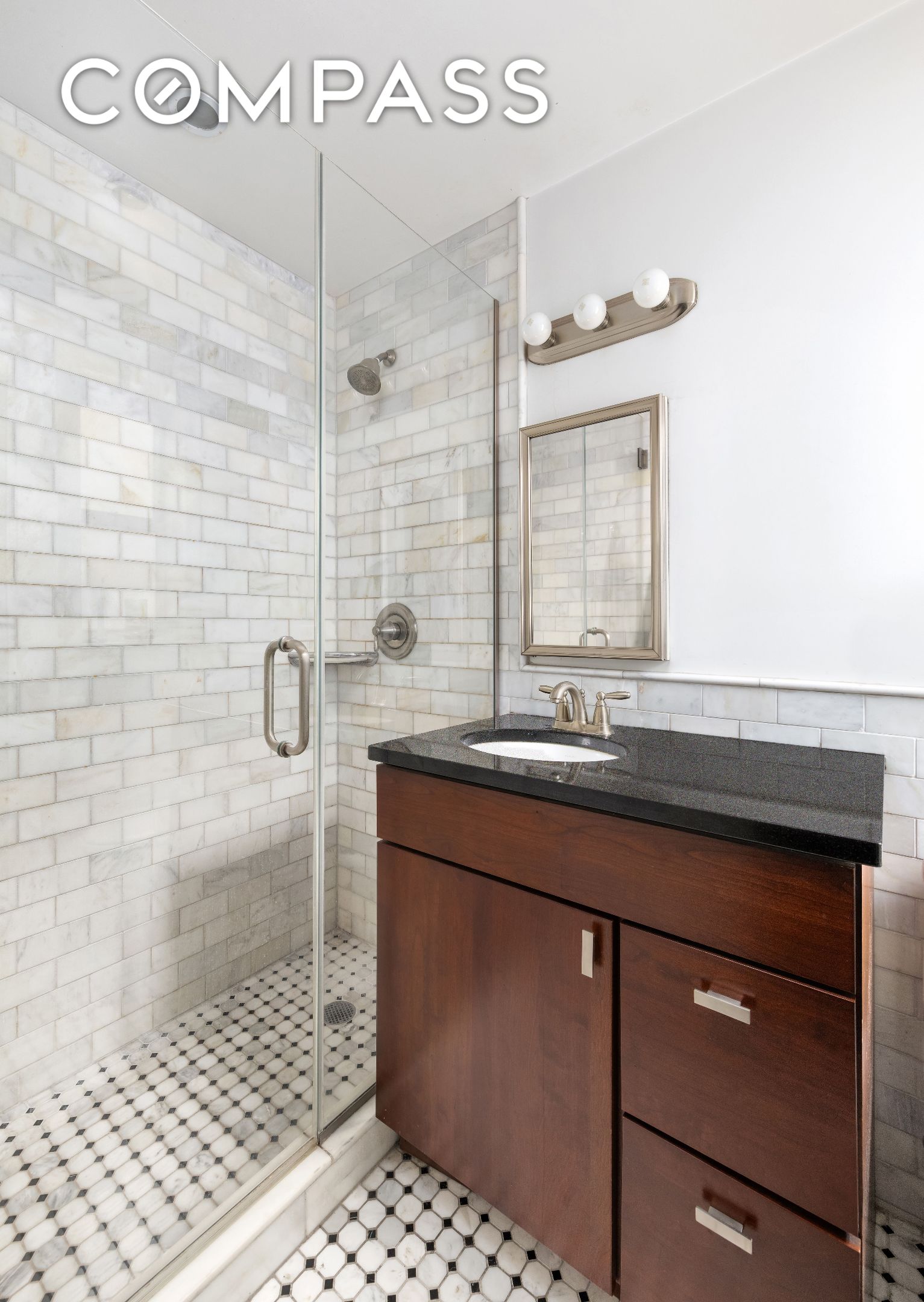 #5 photo, 333 E 43rd Street, مانهاتن Midtown East , NY 10017