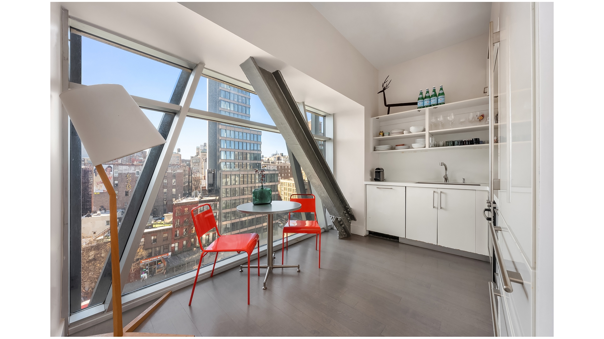 #5 photo, 52 E 4TH Street, East Village , NY 10003