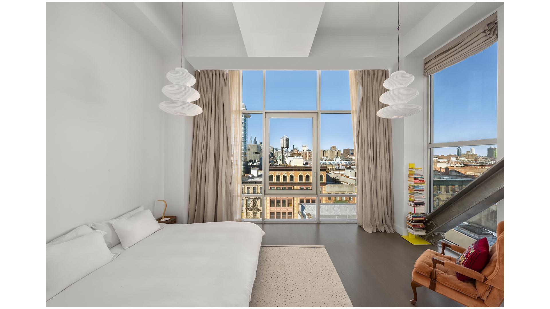 #6 photo, 52 E 4TH Street, East Village , NY 10003