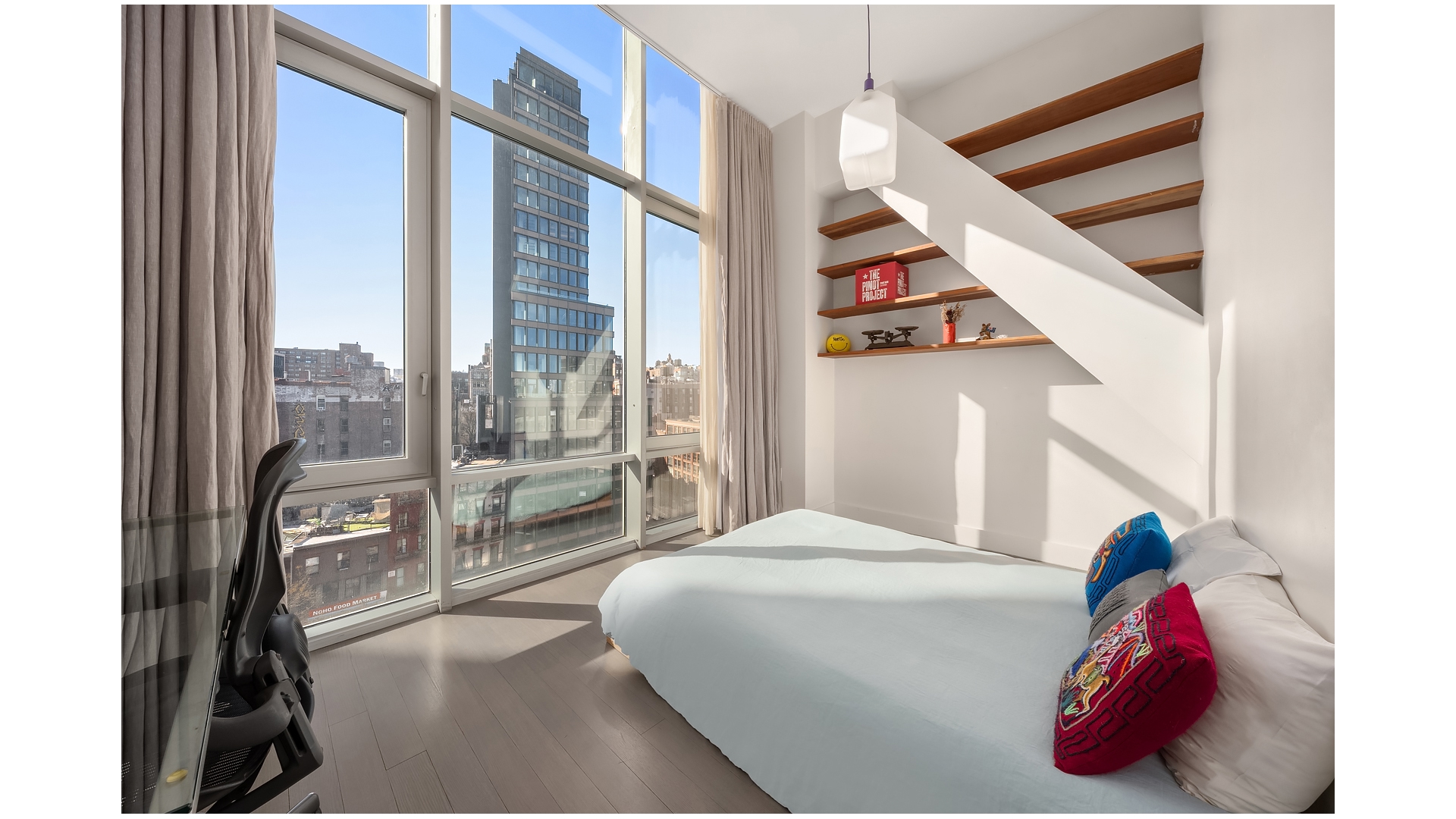 #8 photo, 52 E 4TH Street, East Village , NY 10003