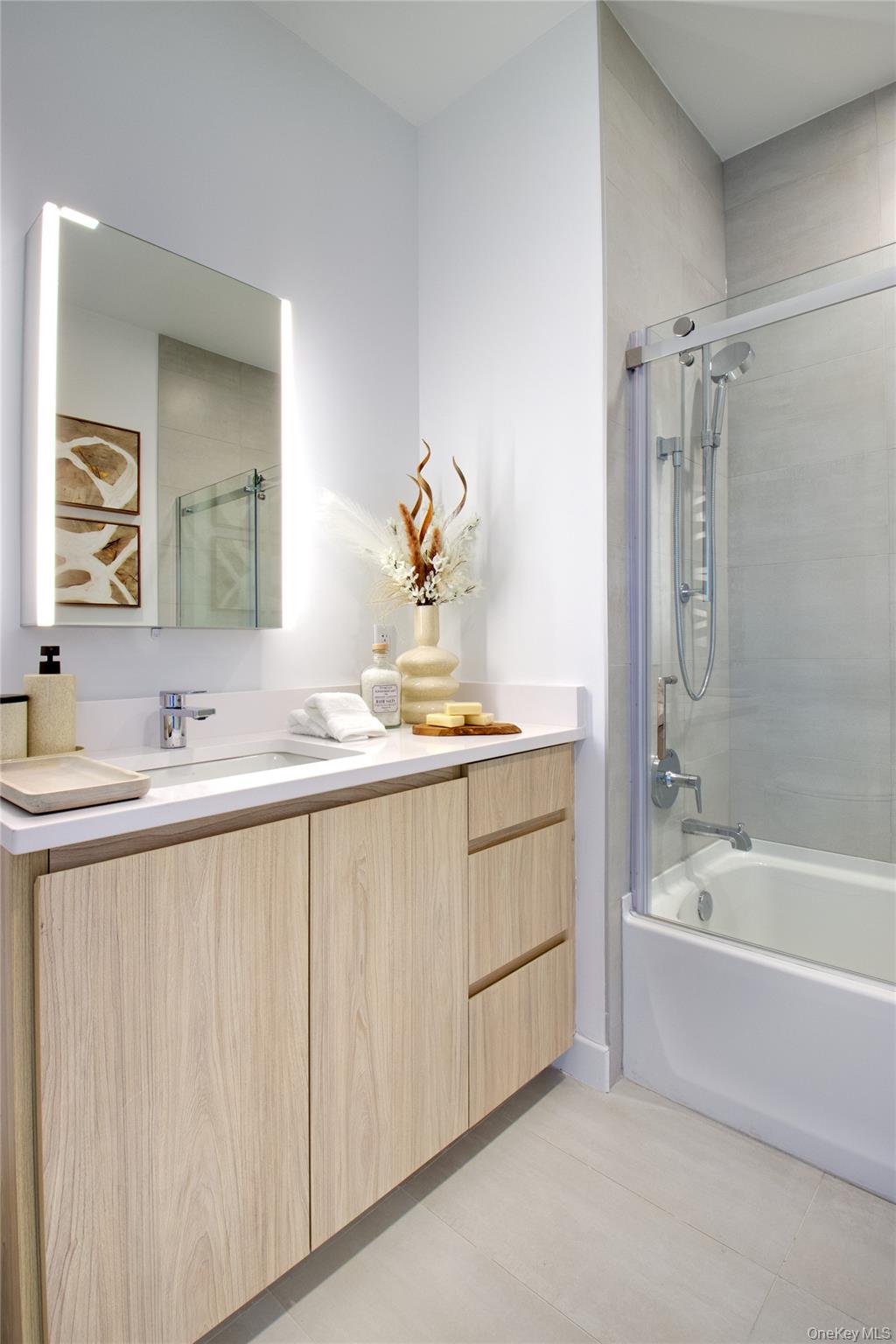 #11 photo, 333 Warner Avenue, 롱 아일랜드 Roslyn , NY 11576