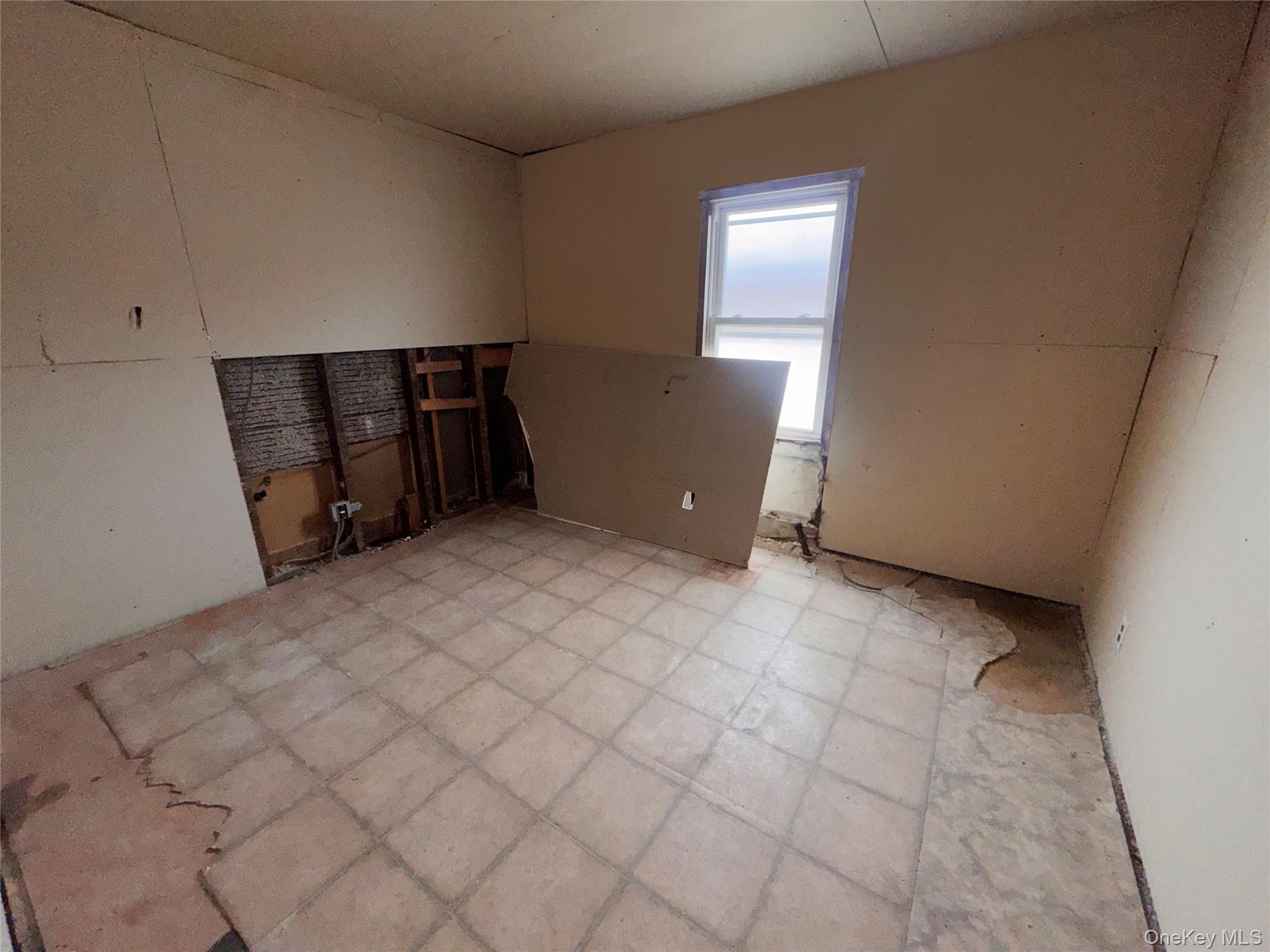 #15 photo, 93 Vermont Avenue, Саффолк ‖ West Babylon , NY 11704