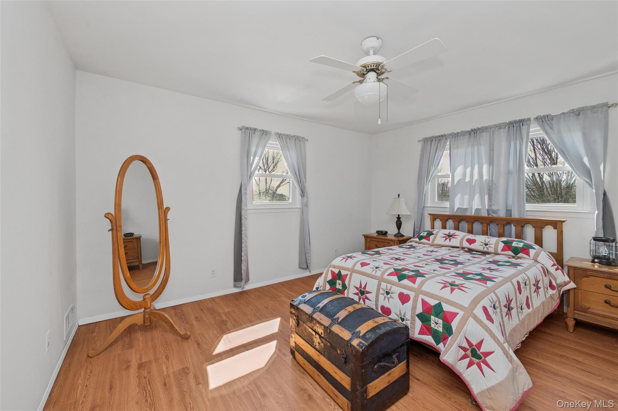 #16 photo, 310 S 16th Street, Саффолк ‖ Lindenhurst , NY 11757