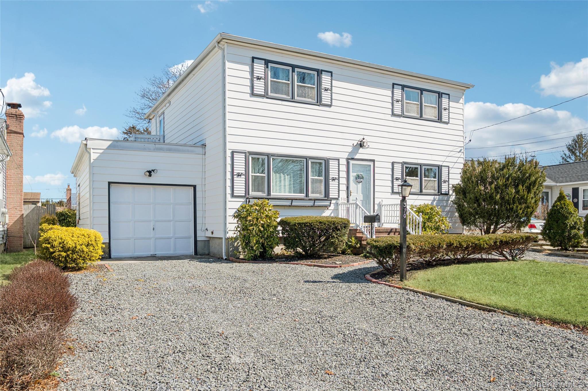 #2 photo, 310 S 16th Street, Саффолк ‖ Lindenhurst , NY 11757