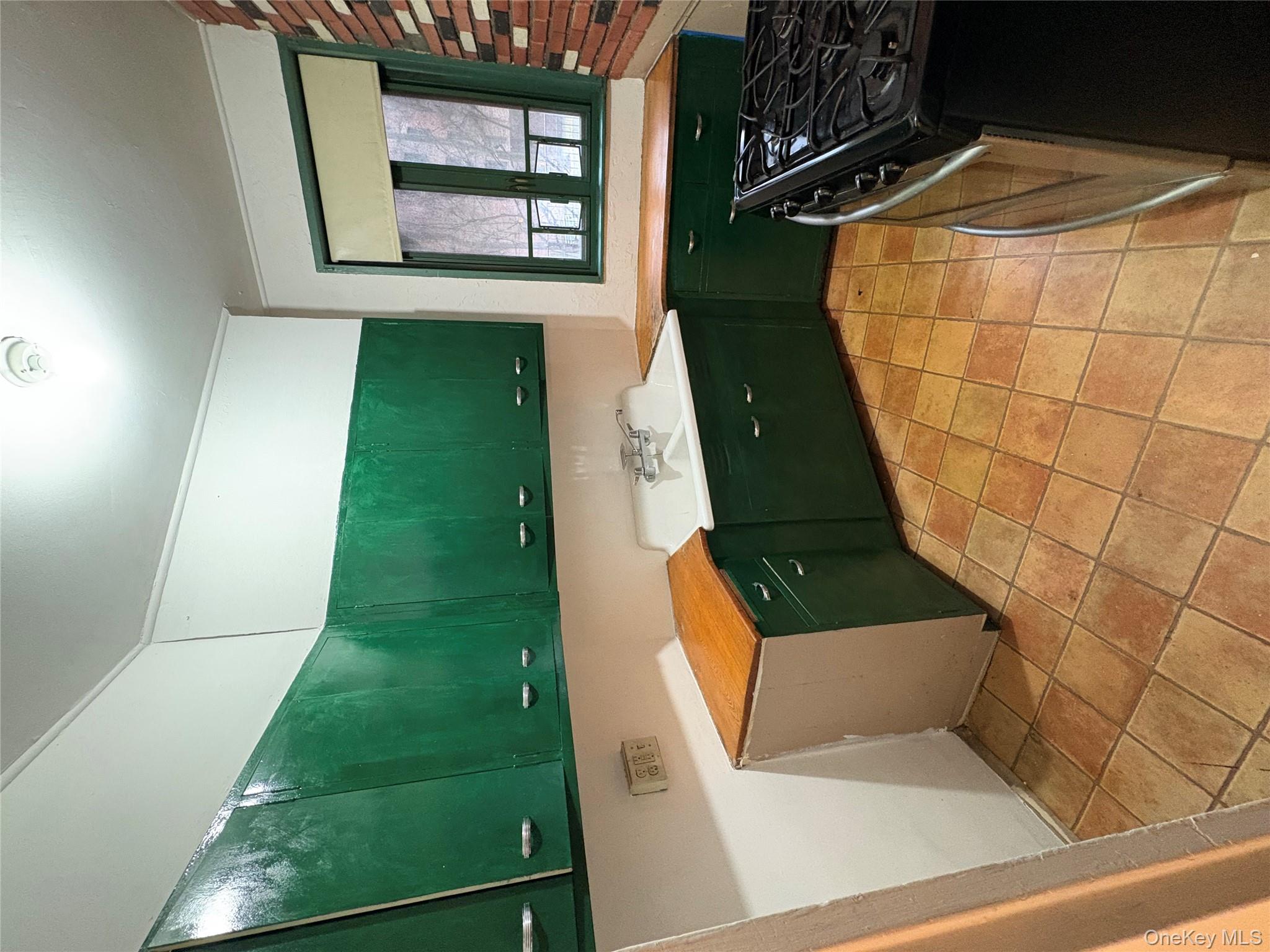 #2 photo, 24 Metropolitan Oval, Bronx , NY 10462