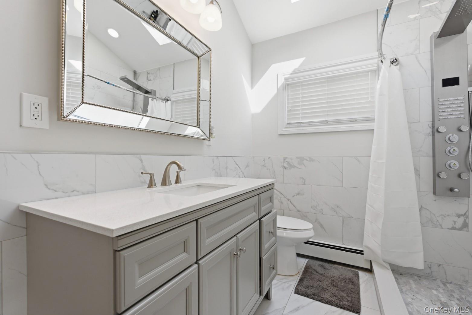 #12 photo, 1374 Prospect Avenue, 롱 아일랜드 East Meadow , NY 11554