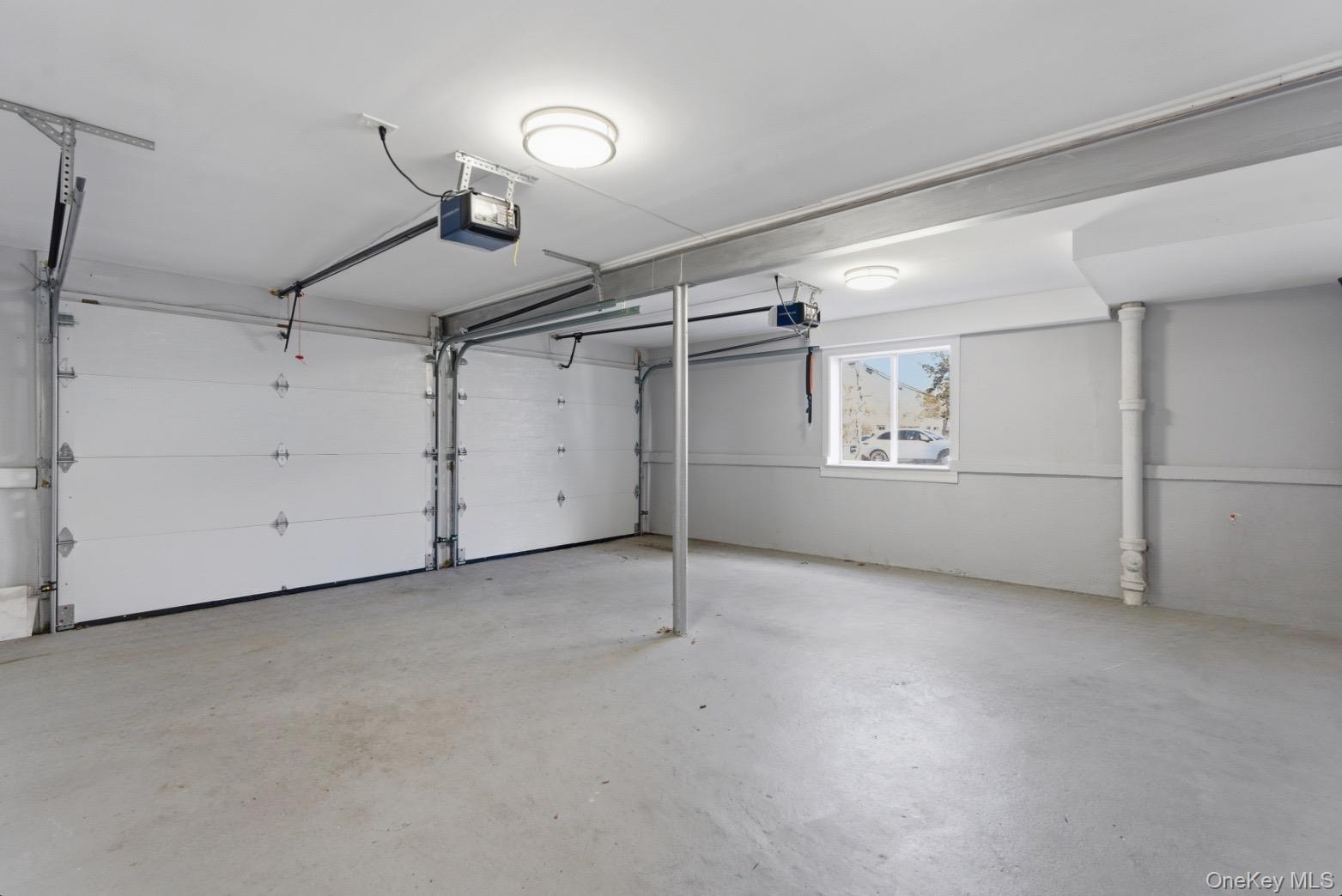 #19 photo, 1374 Prospect Avenue, 롱 아일랜드 East Meadow , NY 11554