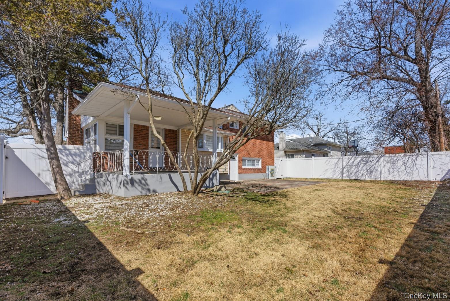 #20 photo, 1374 Prospect Avenue, 롱 아일랜드 East Meadow , NY 11554