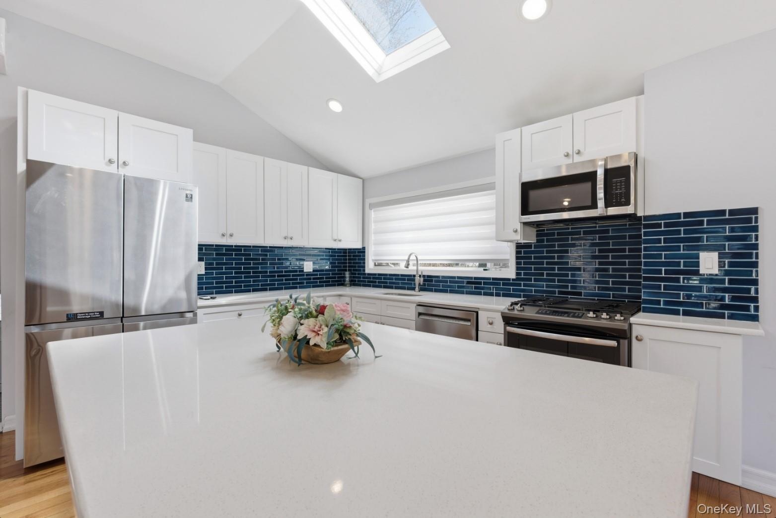 #5 photo, 1374 Prospect Avenue, 롱 아일랜드 East Meadow , NY 11554