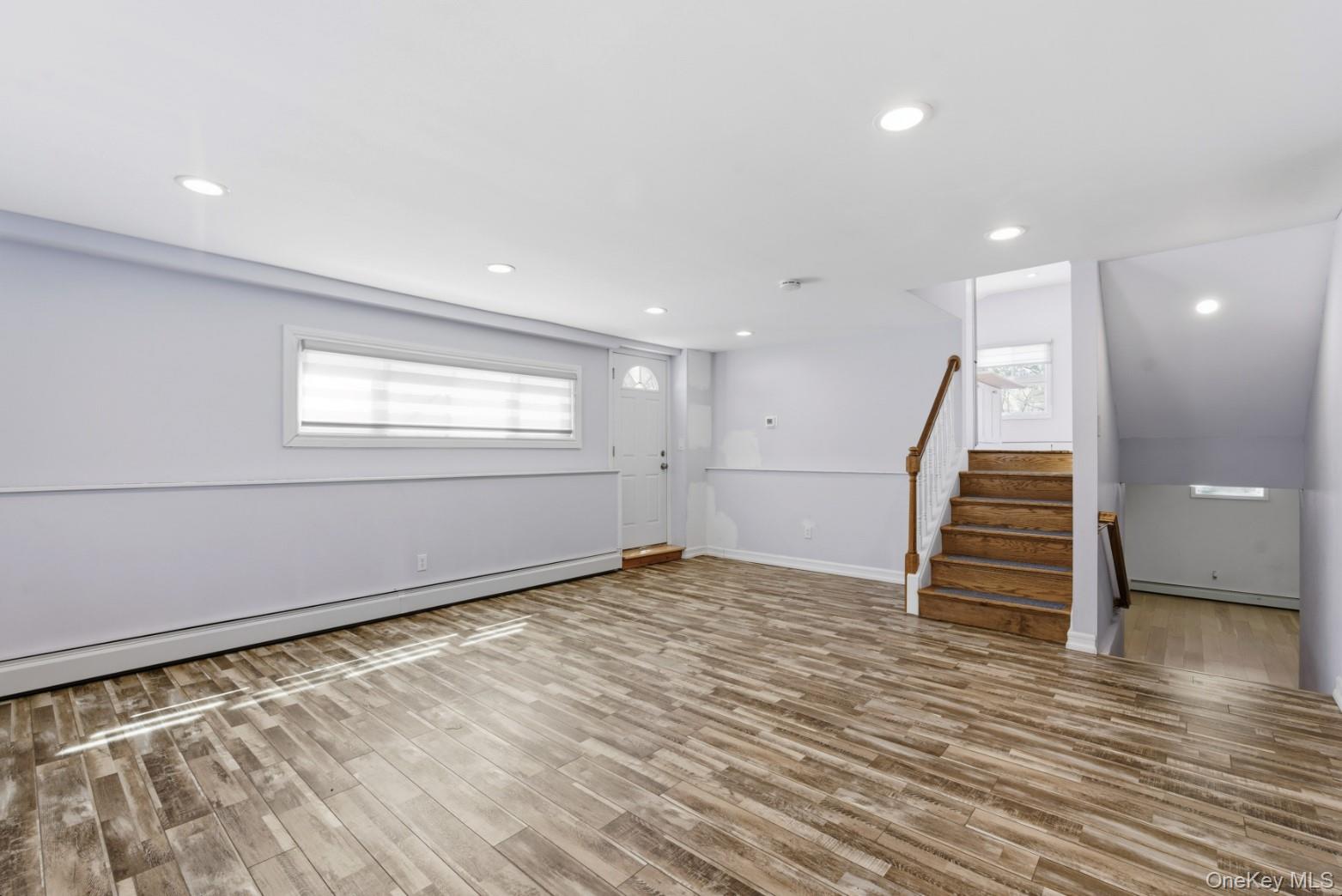 #8 photo, 1374 Prospect Avenue, 롱 아일랜드 East Meadow , NY 11554