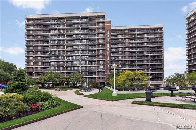 #4 photo, 152-18 Union Turnpike, Flushing , NY 11367