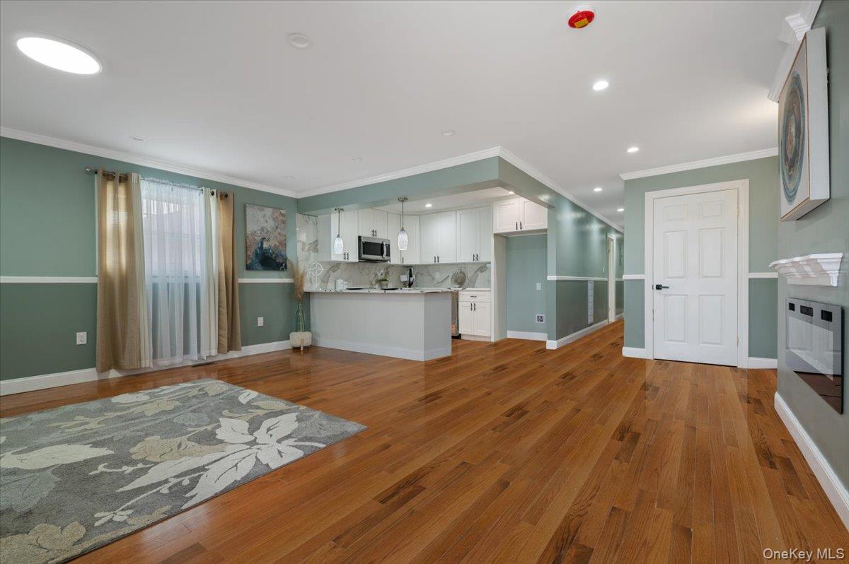 #2 photo, 143-61 230th Street, קווינס Laurelton , NY 11413