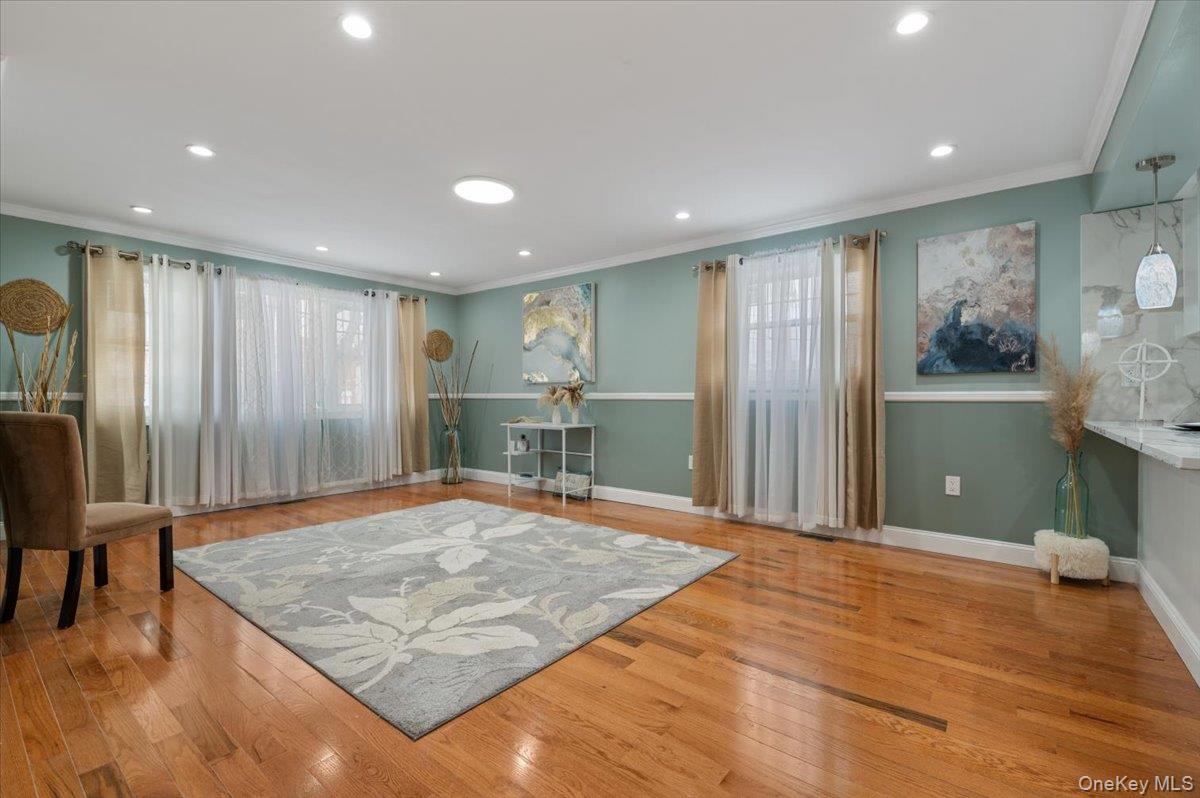 #3 photo, 143-61 230th Street, קווינס Laurelton , NY 11413