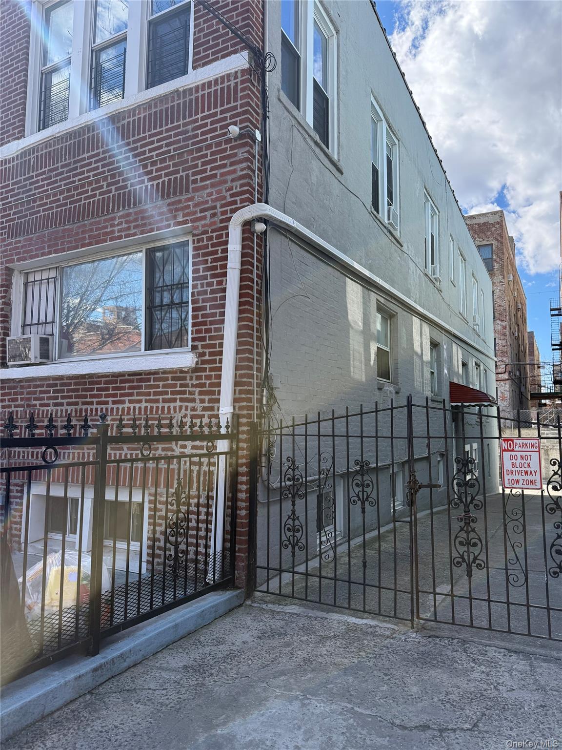 #3 photo, 1049 Ward Avenue, Bronx , NY 10472