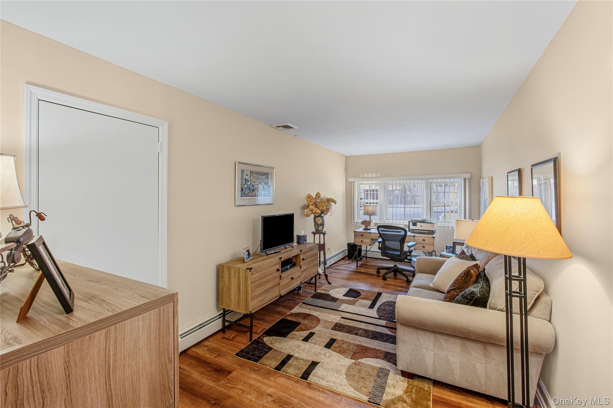 #17 photo, 35 High Hills Lane, Huntington Station , NY 11746