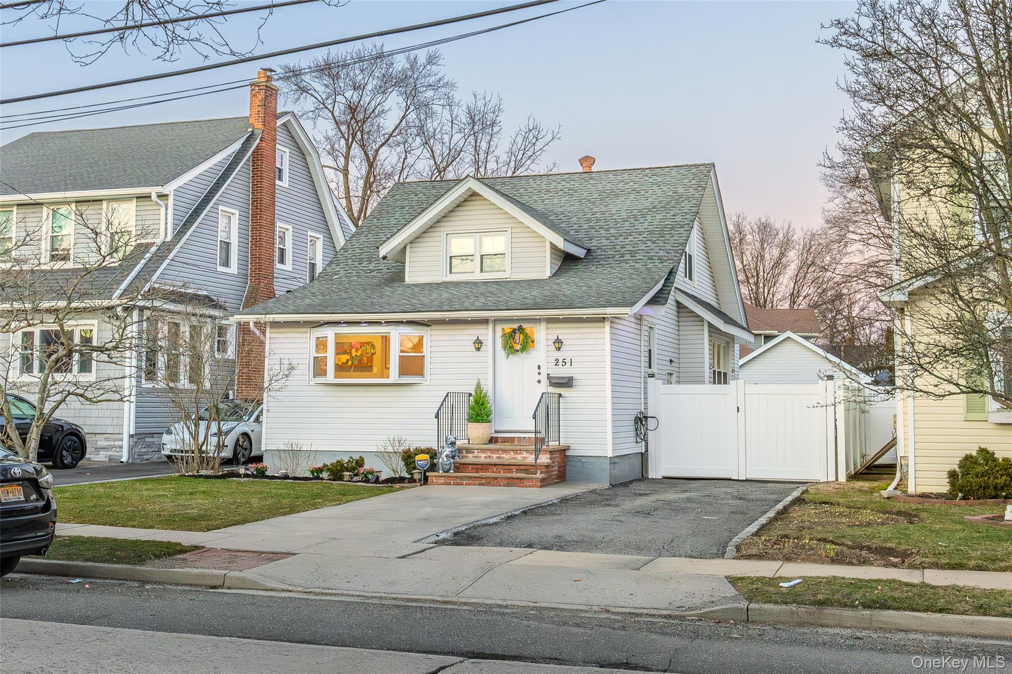 #1 photo, 251 Forest Avenue, 롱 아일랜드 Lynbrook , NY 11563