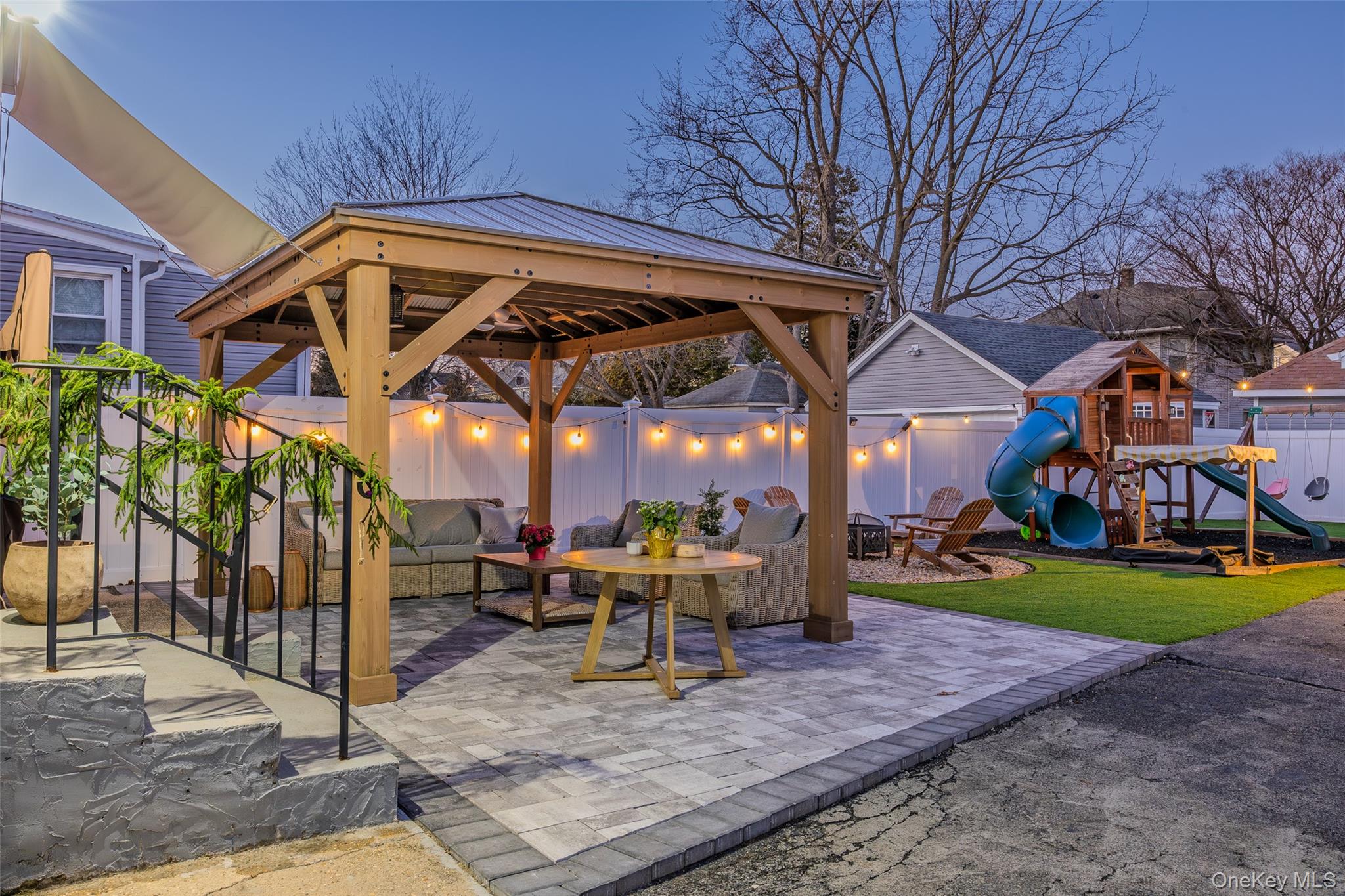 #11 photo, 251 Forest Avenue, 롱 아일랜드 Lynbrook , NY 11563