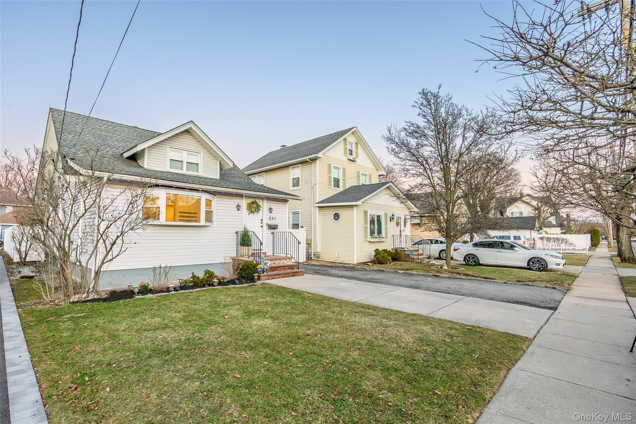 #2 photo, 251 Forest Avenue, 롱 아일랜드 Lynbrook , NY 11563