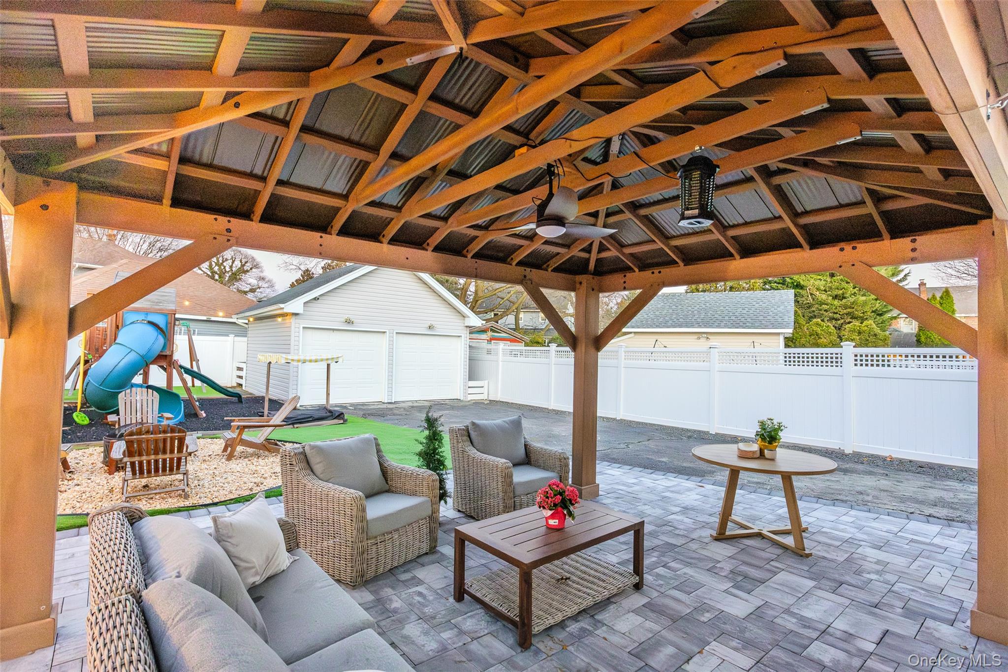 #8 photo, 251 Forest Avenue, 롱 아일랜드 Lynbrook , NY 11563