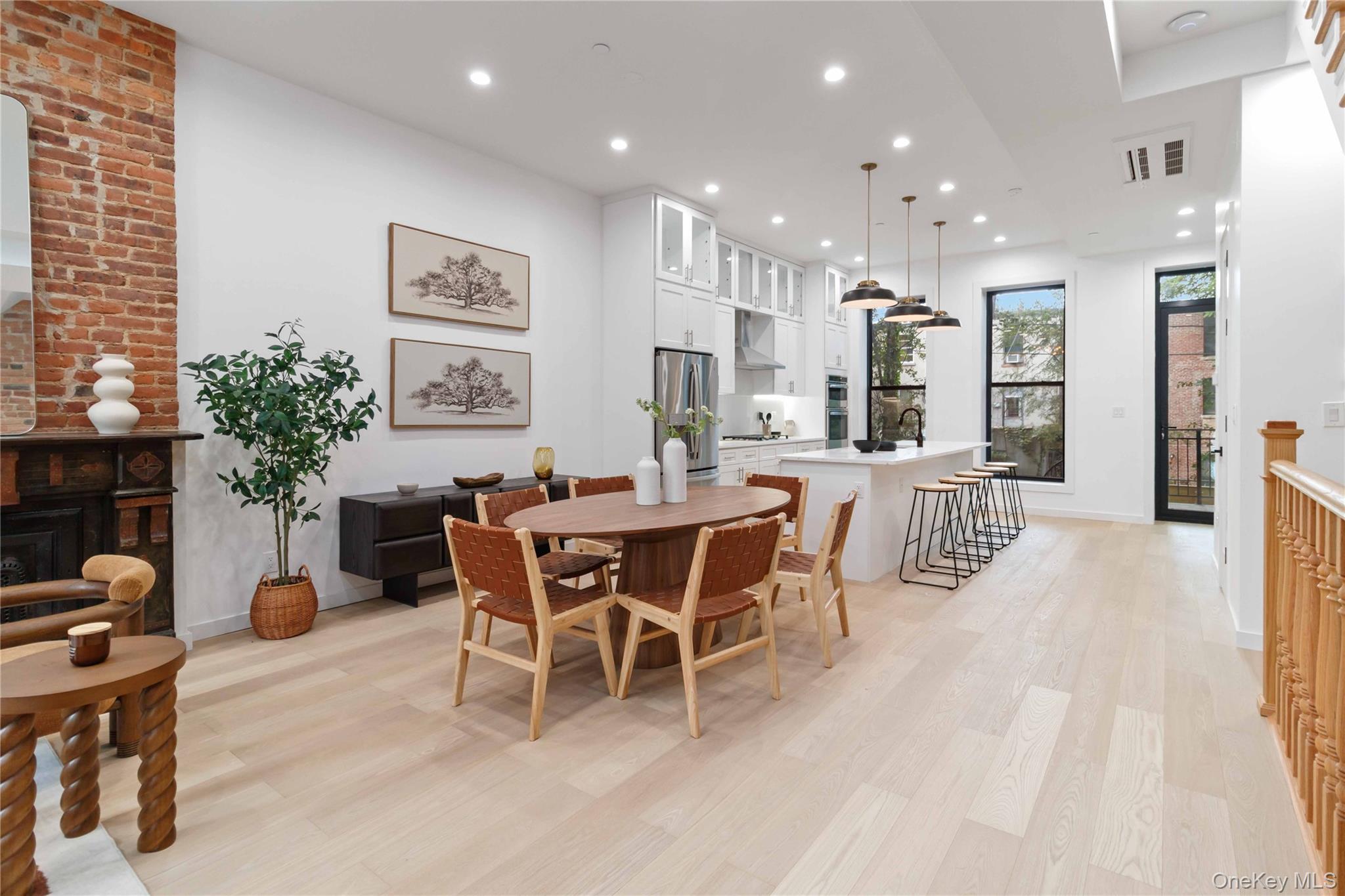 #3 photo, 725 Quincy Street, ब्रुकलीन Brooklyn , NY 11221