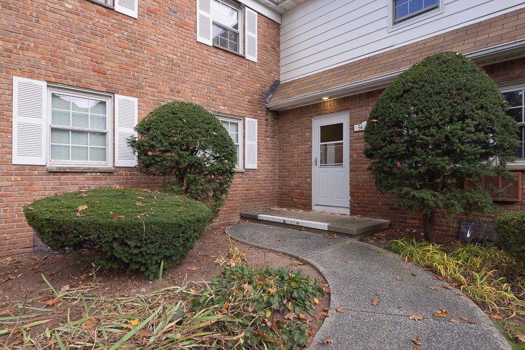 #1 photo, 54 Parkside Drive, Suffern , NY 10901