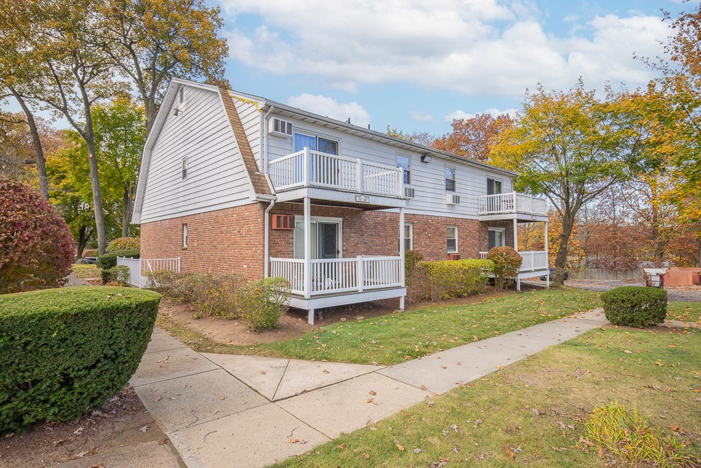 #3 photo, 54 Parkside Drive, Suffern , NY 10901