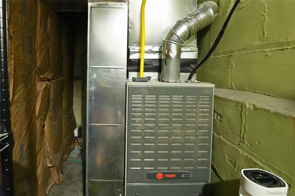 #17 photo, 6204 62nd Road, Куинс ‖ Middle Village , NY 11379