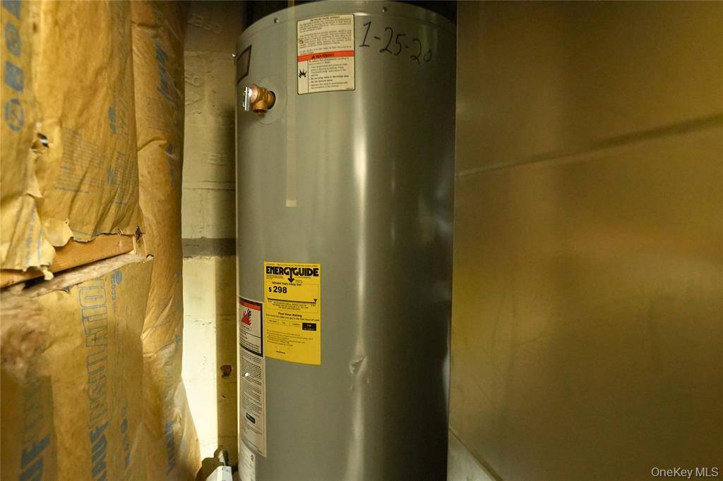 #19 photo, 6204 62nd Road, Куинс ‖ Middle Village , NY 11379