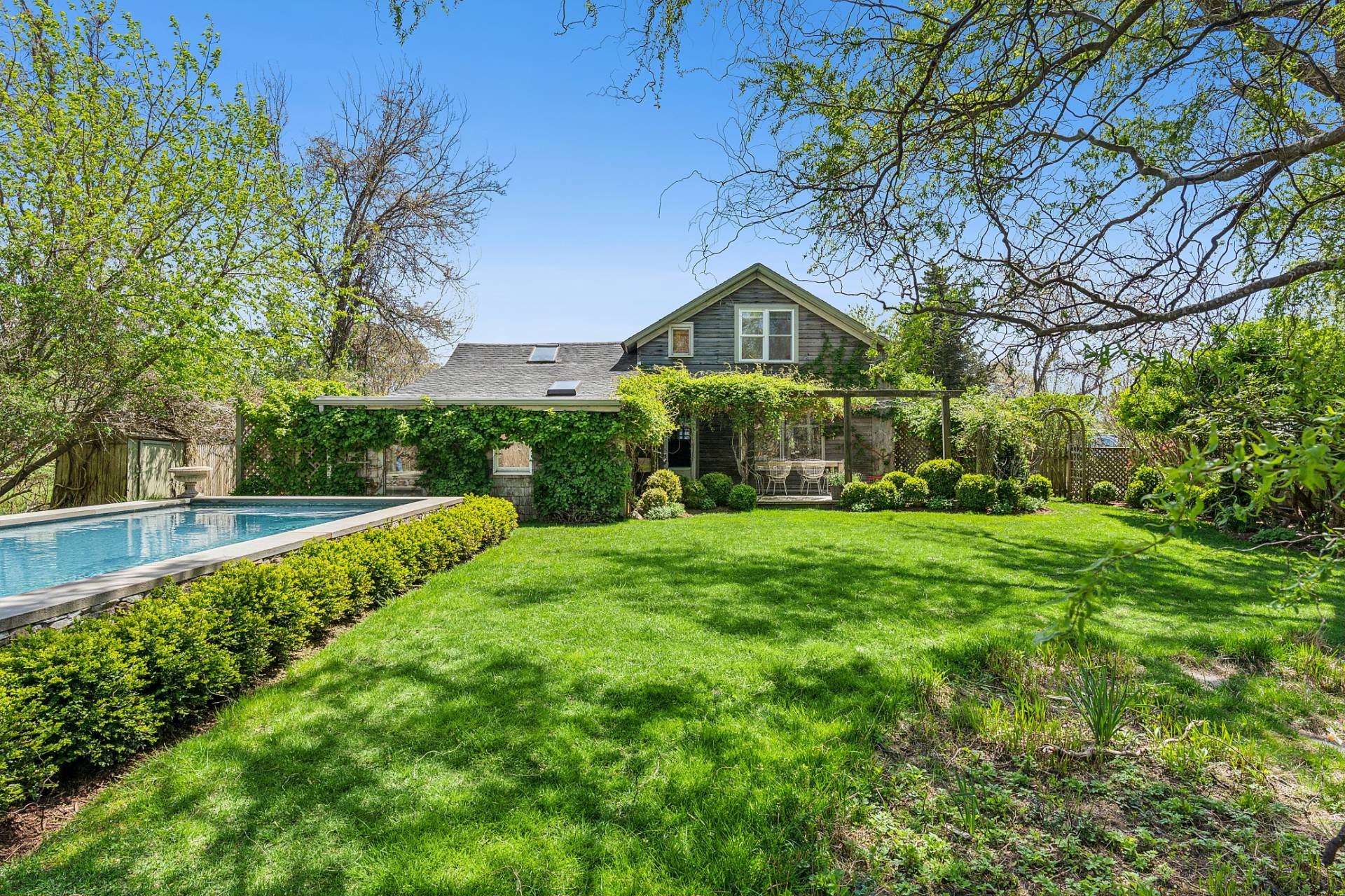 #1 photo, 16 Redwood Road, सफ़ोक काउंटी Sag Harbor Village , NY 11963