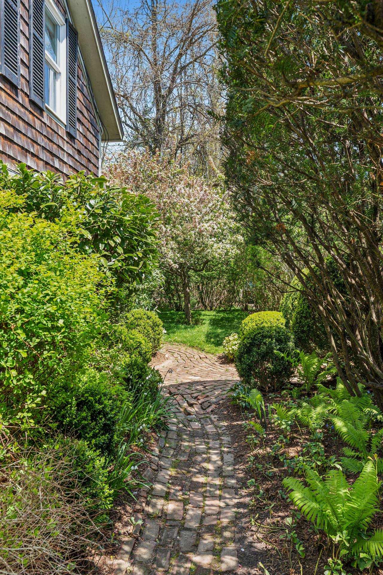 #34 photo, 16 Redwood Road, सफ़ोक काउंटी Sag Harbor Village , NY 11963